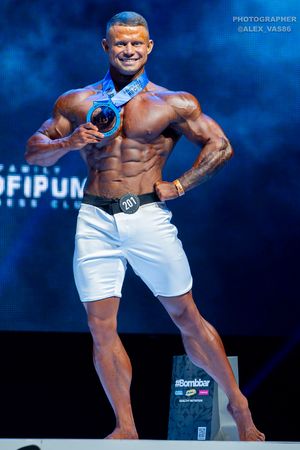 MEN'S PHYSIQUE 174